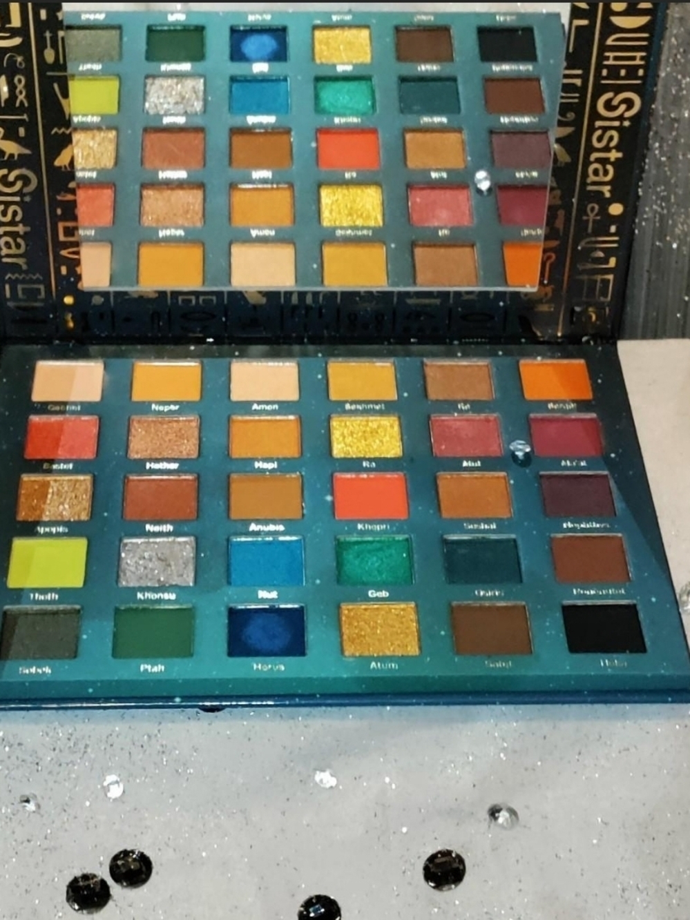 NWT new the Queen (Cleopatra inspired) Eye Shadow Palette - 30 Shades, by Sistar
